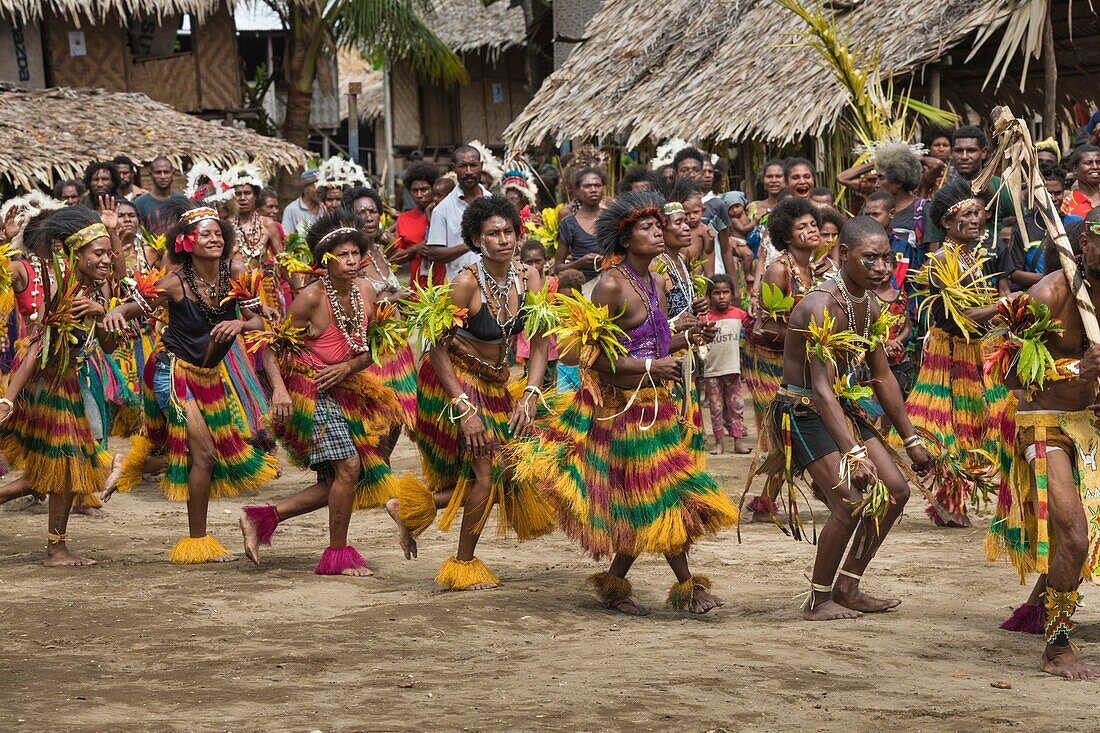 Papua-Neuguinea, Golfprovinz, Dorf Moveave, traditionelles Fest namens Sing-Sing