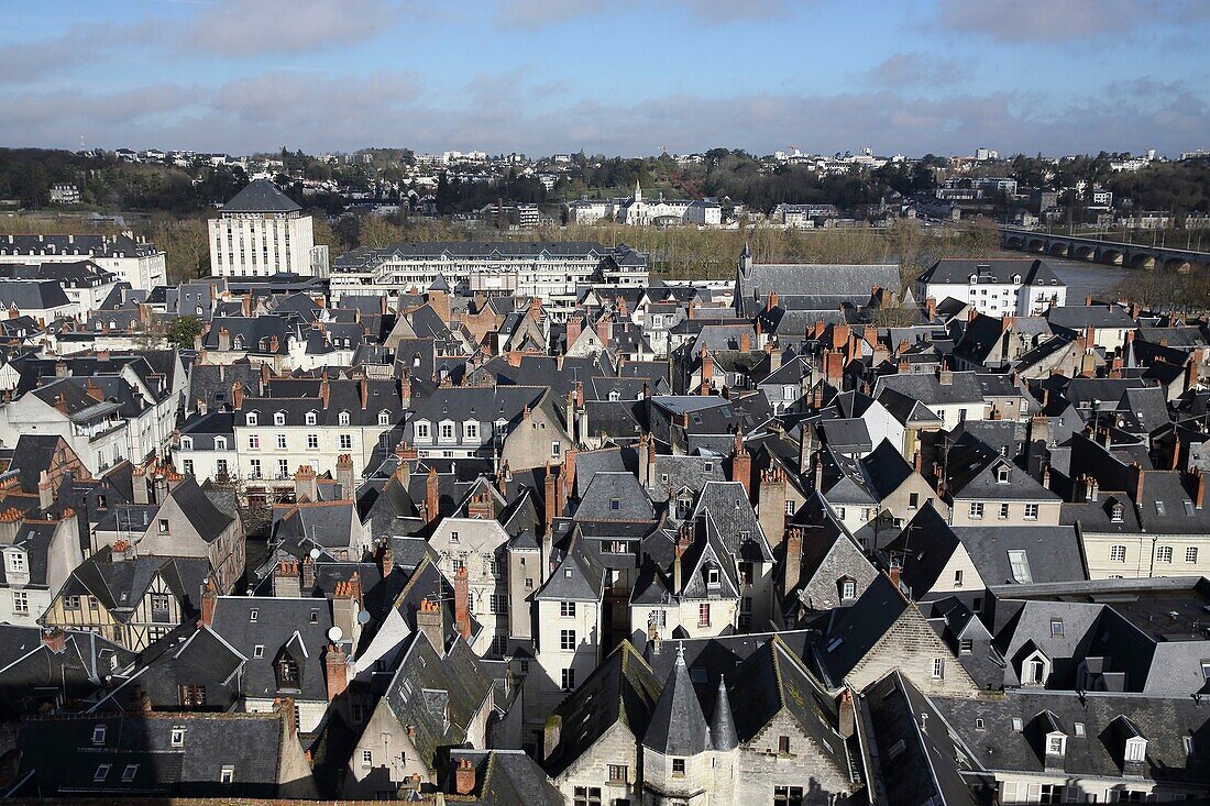 Frankreich, Indre et Loire, Loire-Tal, von der UNESCO zum Weltkulturerbe erklärt, Tours, Luftaufnahme des alten Tours und der Fakultät für Literatur