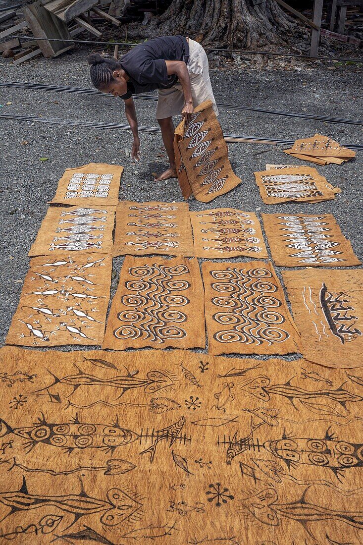 Indonesia, Papua, Sentani Lake, Asei, painting on wood bark