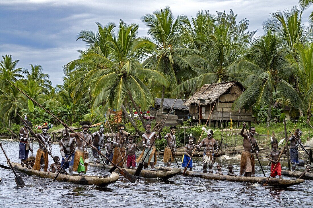 Indonesien,Papua,Bezirk Asmat,Dorf Per,Begrüßungszeremonie