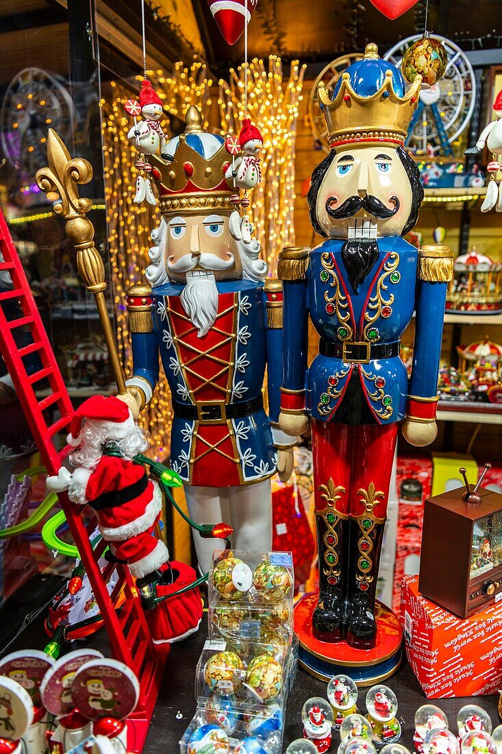 Frankreich,Pas-de-Calais (62),Arras,der Weihnachtsmarkt auf dem Grand'Place gilt als einer der schönsten in Nordfrankreich