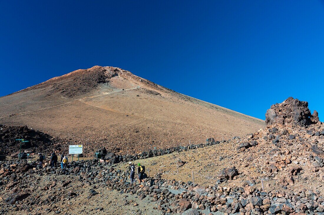 Spanien,Kanarische Inseln,Insel Teneriffa,Parque Nacional del Teide (Teide-Nationalpark),von der UNESCO zum Weltnaturerbe erklärt,der Gipfel des Vulkans Teide