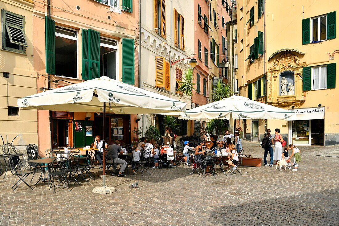 Italy, Liguria, Genoa, Bar 8 Rosso, piazza Carmine