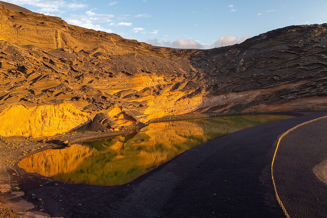 Spain, Canary Islands, Lanzarote, Casas de El Golfo, volcanic coast, green laguna