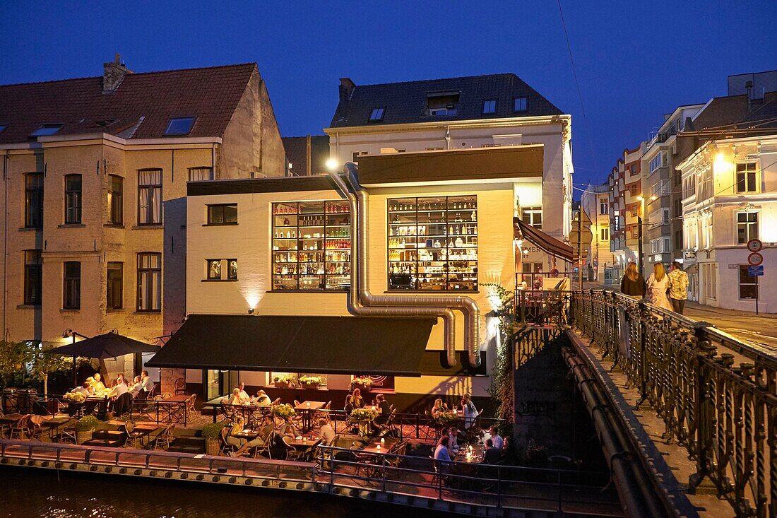 Belgien,Ostflandern,Gent,die Graslei (Kräuterkai),Restaurant am Fluss Lys