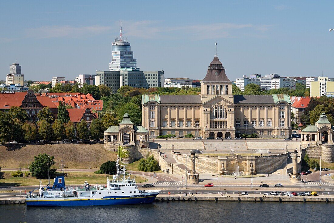 Poland, Western Pomerania, Smolecin (Szczecin), Oder River and the Chrobry ramparts named from Boleslaw I the Brave, the first Polish king, Boleslaw I Chrobry, with the buildings of National Museum and Theater