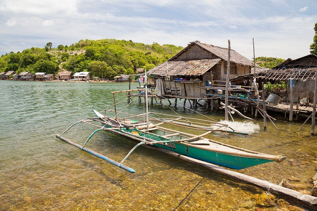 Philippines, Palawan, Malampaya Sound Protected Landscape and Seascape, fishermen village on a small island in the middle of the sound