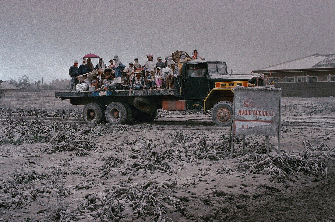 Philippinen,Luzon,Vulkan Pinatubo,Evakuierung der Bevölkerung während des Ausbruchs des Vulkans Pinatubo