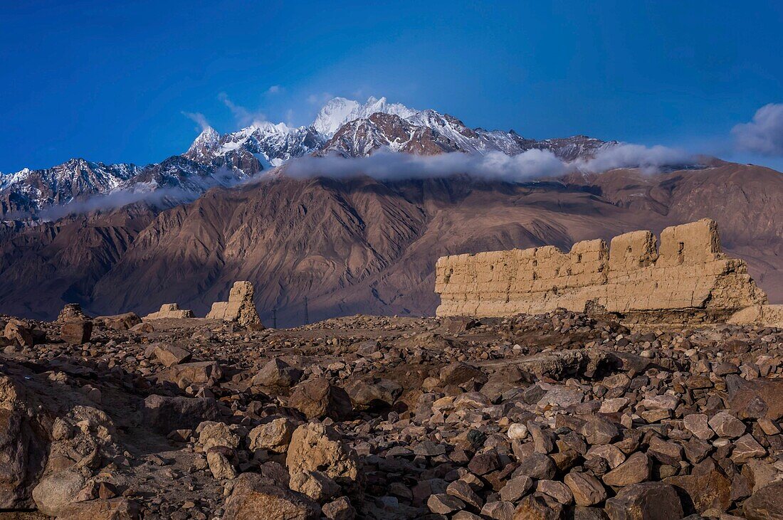 China,Xinjiang,Pamir-Hochland,Weiden und halbnomadische Tadschik-Gemeinschaften von Taxkorgan,Lehmfestung von Shitou,etwa 2000 Jahre alt