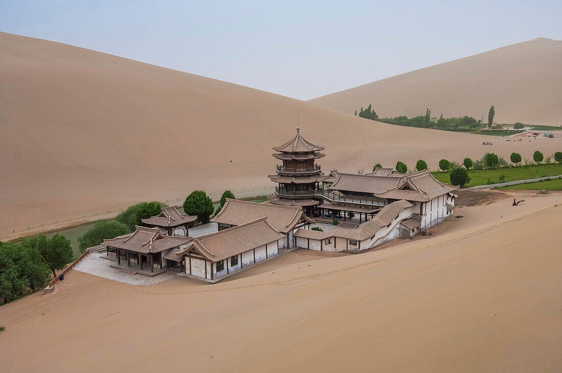 China,Provinz Gansu,Dunhuang,Mingsha-Sanddünen,Yueyaquan-Tempel,oder der Mondsichel