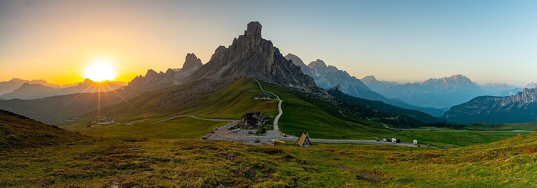 Italy, Veneto, Belluno province, Dolomites, UNESCO World Heritage Site, Passo Giau Pass or Santa Lucia Pass (2462 m)