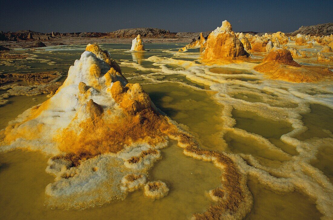 Äthiopien,Danakil-Wüste,Dallol's Erklärung für einen einzigartigen Ort auf der Erde liegt in dem doppelten Spiel von Vulkanismus und Hydrologie