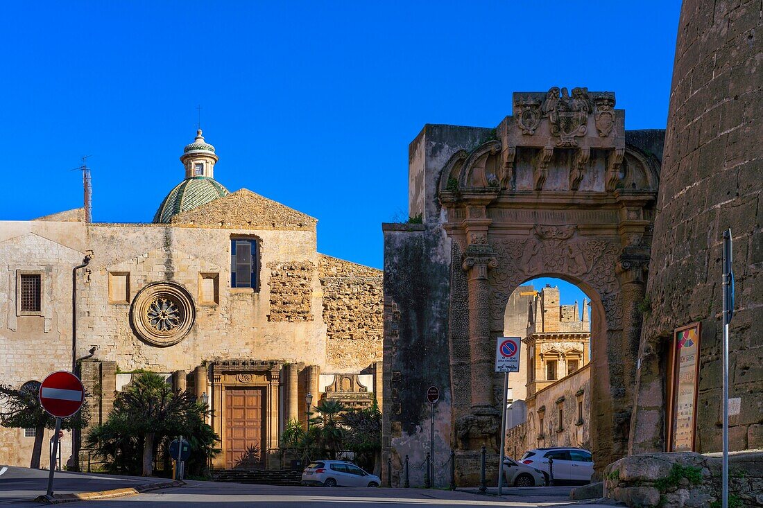 Kirche des Karmin und Hafen von San Salvatore,Sciacca,Agrigent,Sizilien,Italien,Mittelmeer,Europa