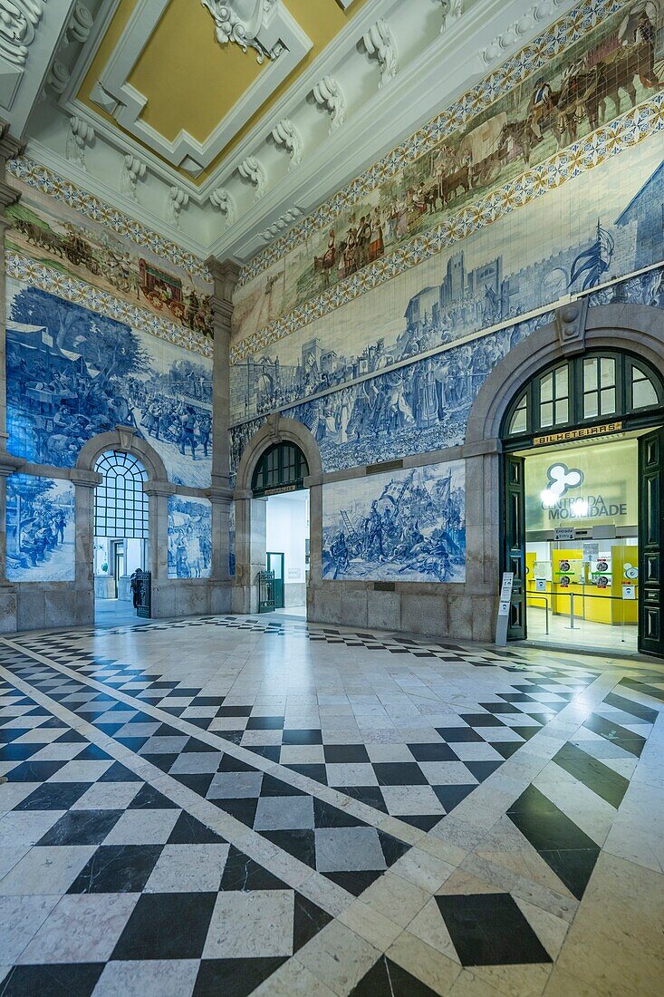 Sao Bento train station, UNESCO World Heritage Site, Porto (Oporto), Norte, Portugal, Europe