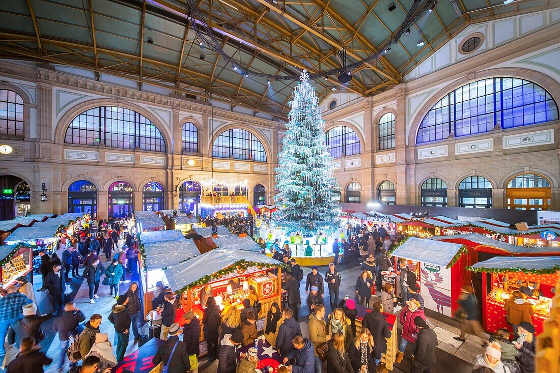 Hauptbanhoff Christmas market, Zurich, Switzerland, Europe