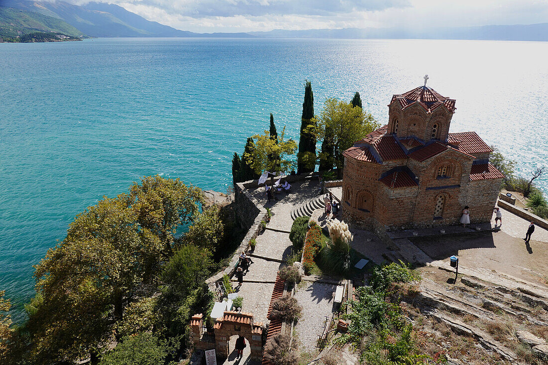 Kirche des Heiligen Johannes des Theologen,eine mazedonische orthodoxe Kirche auf der Klippe über dem Kaneo-Strand,UNESCO-Weltkulturerbe,mit Blick auf den Ohridsee,Mazedonien,Europa