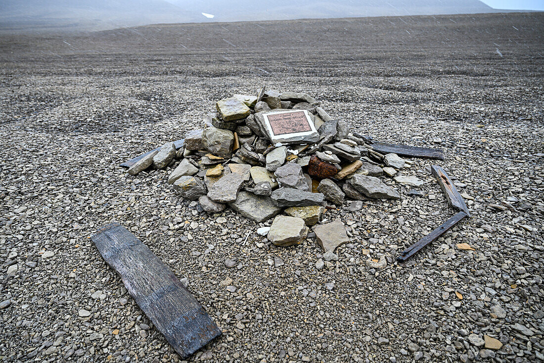 Grabstein aus der Franklin-Expedition,Beechey-Insel,Nunavut,Kanadische Arktis,Kanada,Nordamerika