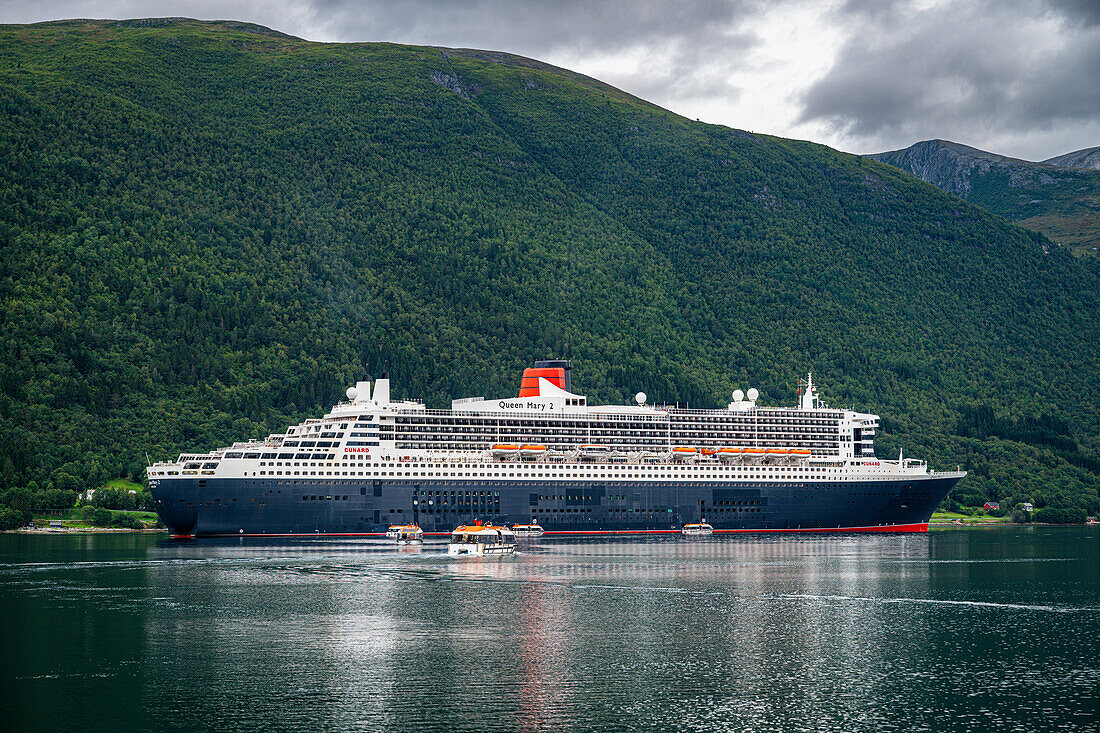 Queen Mary 2 anchoring in Andalsnes, More og Romsdal, Norway, Scandinavia, Europe