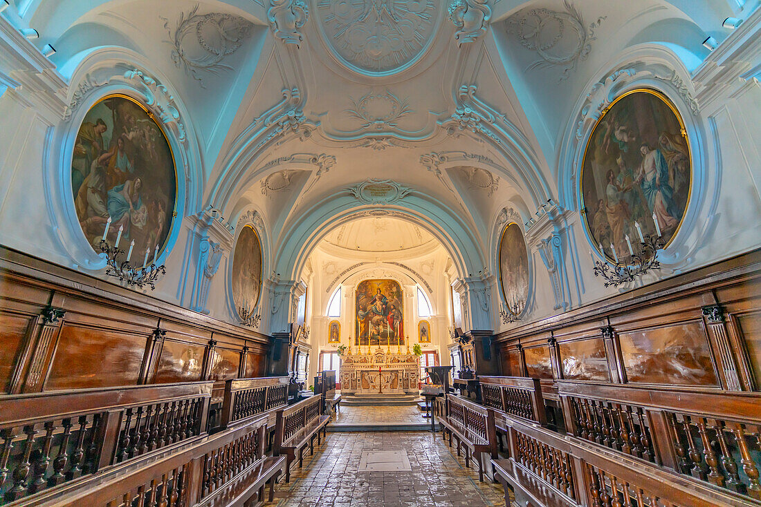 Blick auf das Innere der Chiesa di Santa Maria Visitapoveri,Forio,Insel Ischia,Kampanien,Italien,Europa