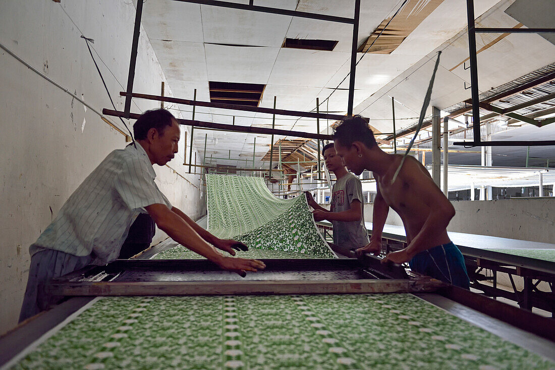 Batik factory, Sondakan district, Solo (Surakarta), Java island, Indonesia, Southeast Asia, Asia