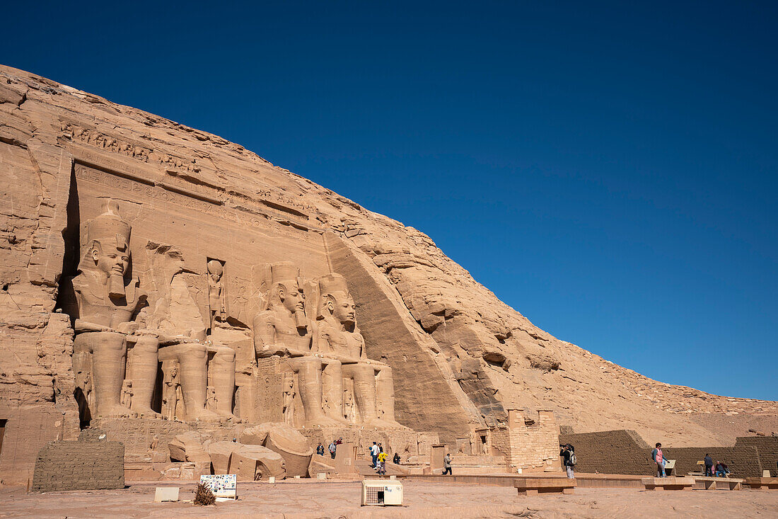 Colossal statues of King Ramses II, Abu Simbel, UNESCO World Heritage Site, Egypt, North Africa, Africa