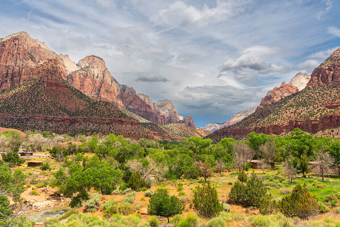 Zion Valley vom Watchman Trail aus gesehen,Zion National Park,Utah,Vereinigte Staaten von Amerika,Nordamerika