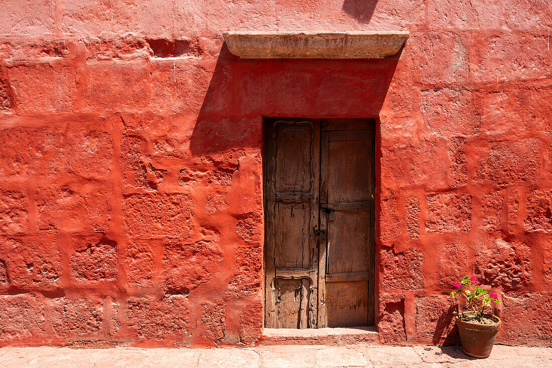 Roter Abschnitt des Klosters Santa Catalina de Siena,UNESCO-Welterbe,Arequipa,Peru,Südamerika