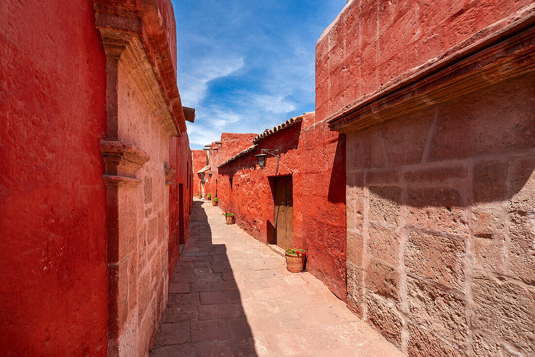 Roter Abschnitt des Klosters Santa Catalina de Siena,UNESCO-Welterbe,Arequipa,Peru,Südamerika