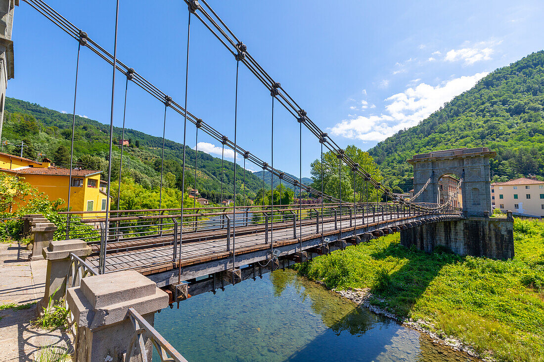 Chain Bridge, Ponte delle Catene, River Lima, Fornoli, Tuscany, Italy, Europe