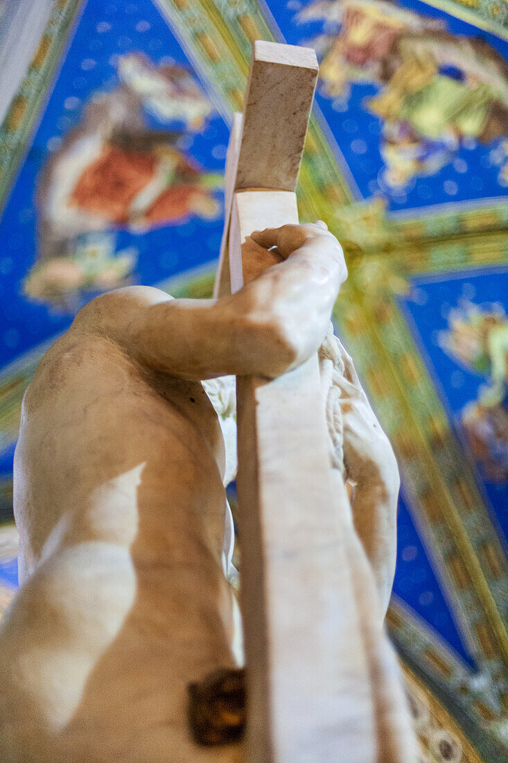 Rom,Italien,Juli 2017,Erkunden Sie die komplizierten Details von Michelangelos Erlöserstatue in der beeindruckenden Basilika Santa Maria Sopra Minerva in Rom.