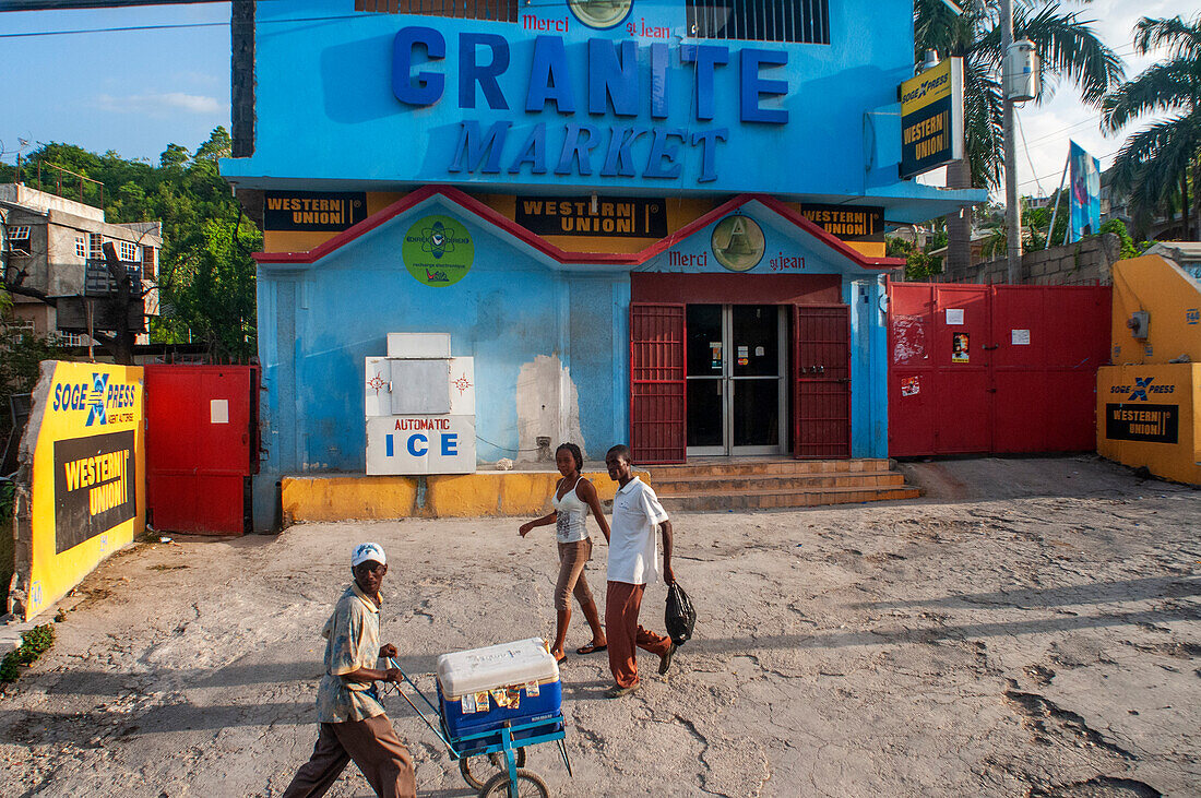 Market, shops and street scene in Port au Prince city center, Haiti