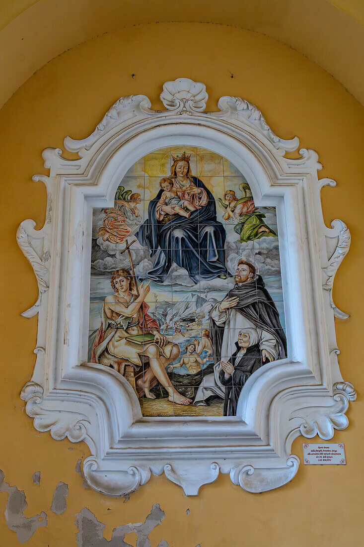 Religiöse Kunst in der Kirche Santa Maria delle Grazie im historischen Zentrum von Sorrento, Italien.