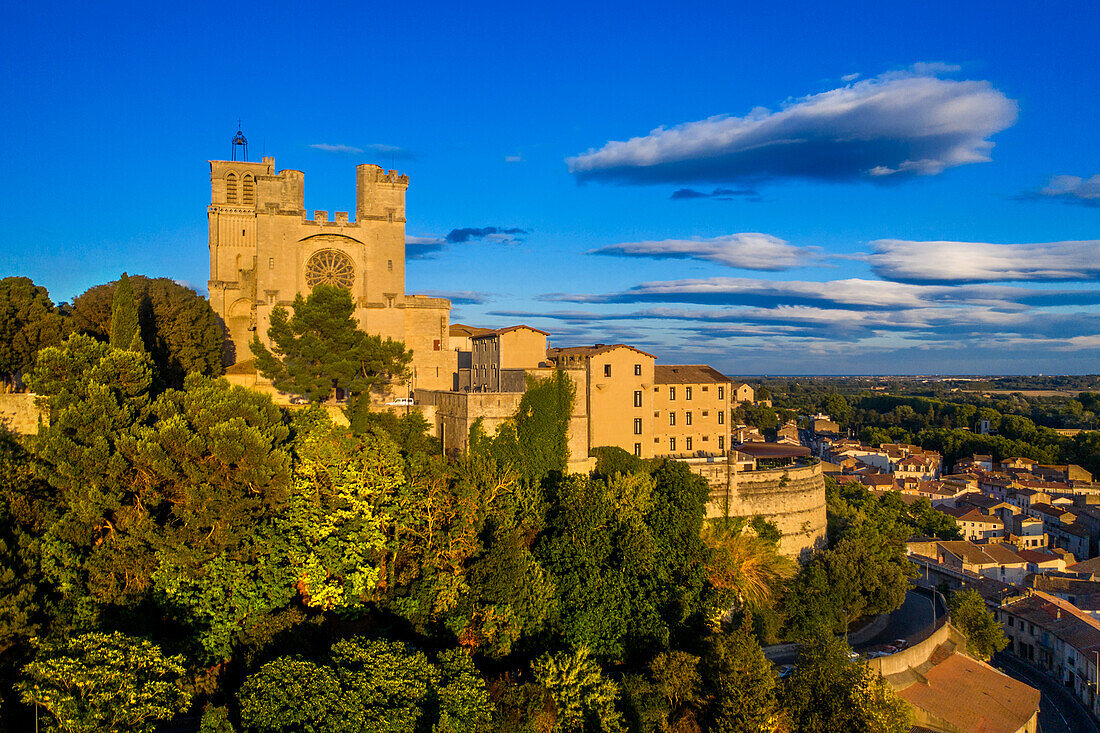 Aerial view of Saint Nazaire Cathedral, Pont Vieux, Beziers, Languedoc, France, Languedoc Roussillon