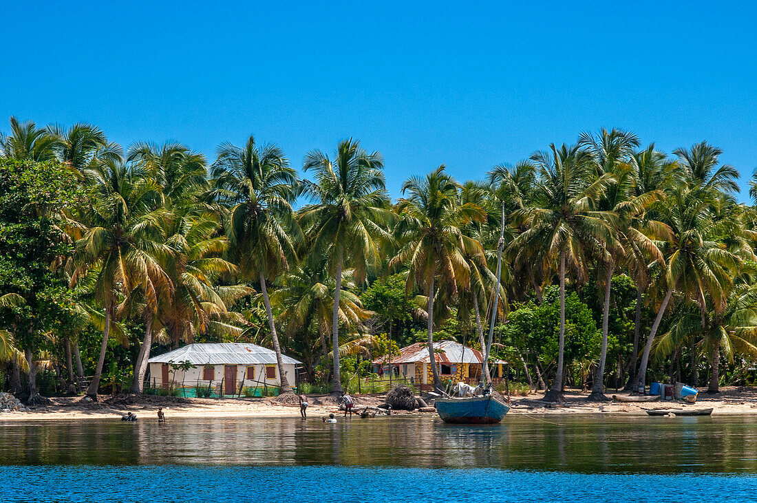 Strand am Wasser in Île-à-Vache, Provinz Sud, Haiti