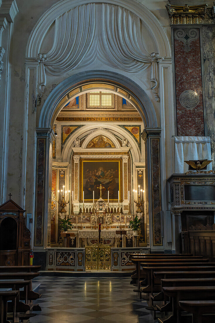 Eine Seitenkapelle des Doms von Amalfi, der Kathedrale von St. Andreas, Amalfi, Italien.