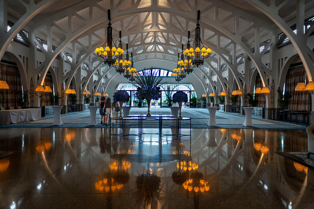 Das koloniale Fullerton Hotel am Wasser im Zentrum von Singapur