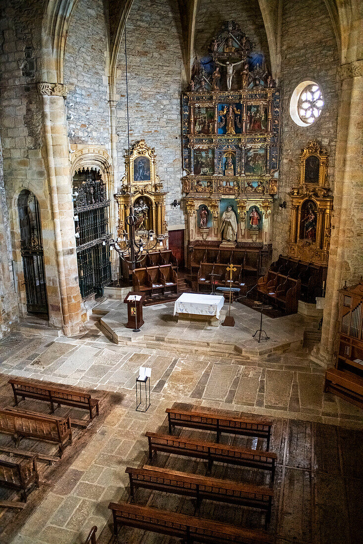 Ziortza-Bolibar, im Inneren des Klosters Zenarruza auf dem Camino del Norte, spanischer Pilgerweg nach Santiago de Compostela, UNESCO-Weltkulturerbe, Baskenland Euskadi, Spanien