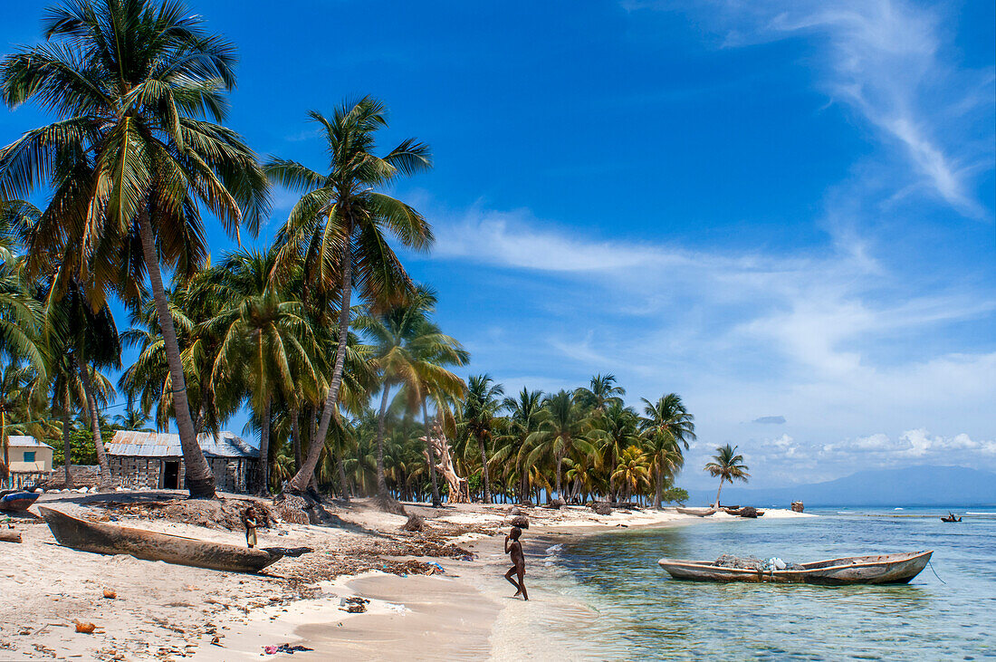 Fischer in Cayes-à-Leau, einer kleinen Fischerinsel nordöstlich von Caye Grand Gosie, Île-à-Vache, Provinz Sud, Haiti