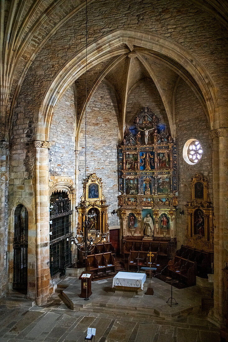 Ziortza-Bolibar, im Inneren des Klosters Zenarruza auf dem Camino del Norte, spanischer Pilgerweg nach Santiago de Compostela, UNESCO-Weltkulturerbe, Baskenland Euskadi, Spanien