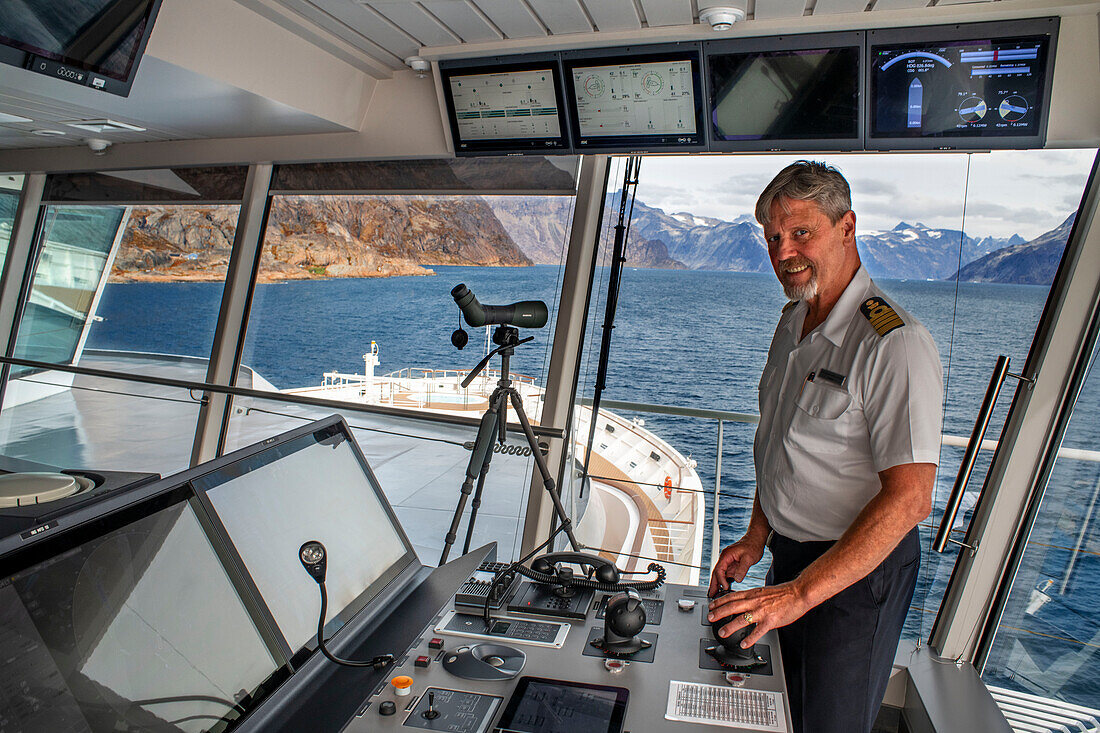 Peter Hansen-Lindström captain of the Silversea Endeavor in the coast of Greenland