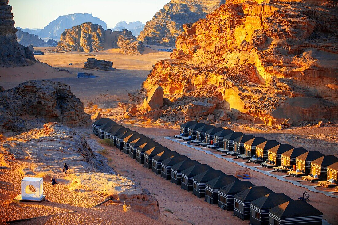 Traditional bedouin tents campiing in the desert, Wadi Rum, Jordan. Captains Camp.