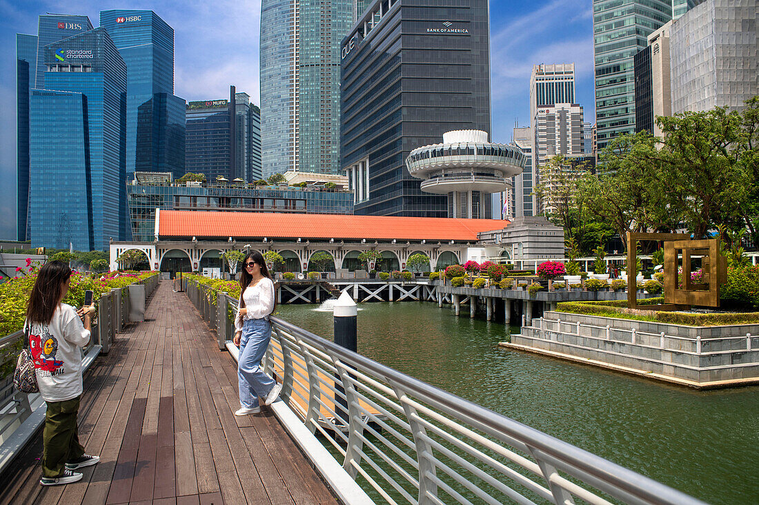 CBD-Gebäude vom Clifford Square, Marina Bay, Central Business District CBD-Gebäude auf der Insel Singapur (Pulau Ujong), Singapur.