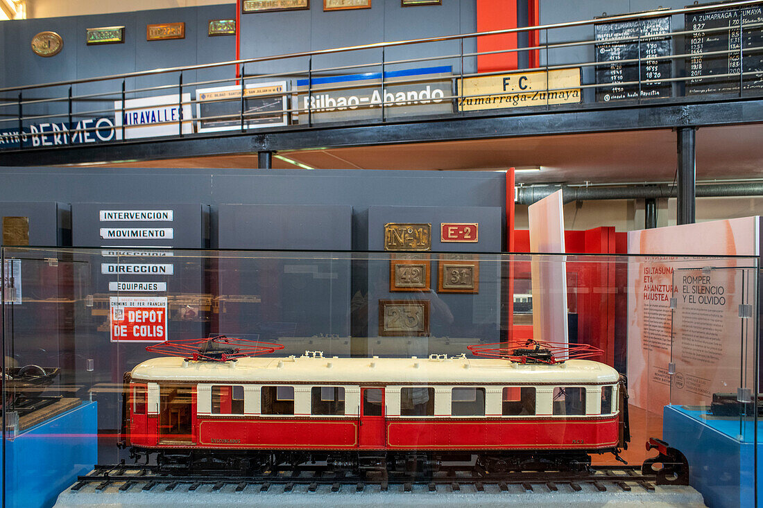 Das Baskische Eisenbahnmuseum, das sich in den Garagen und Werkstätten der ehemaligen Urola-Eisenbahn in Azpeitia, Gipuzkoa, Euskadi, Baskenland, Spanien, befindet.