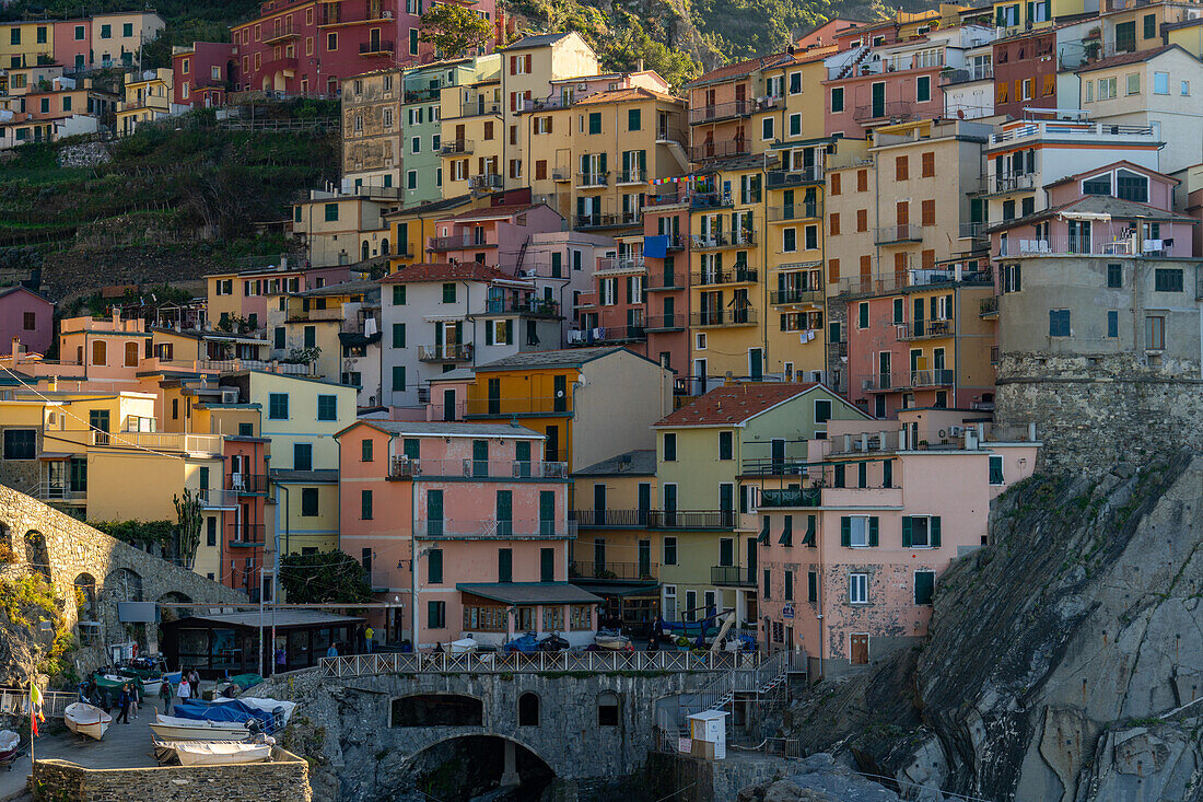 Malerisches Küstenstädtchen Manarola, eine der Cinque Terre in Italien.