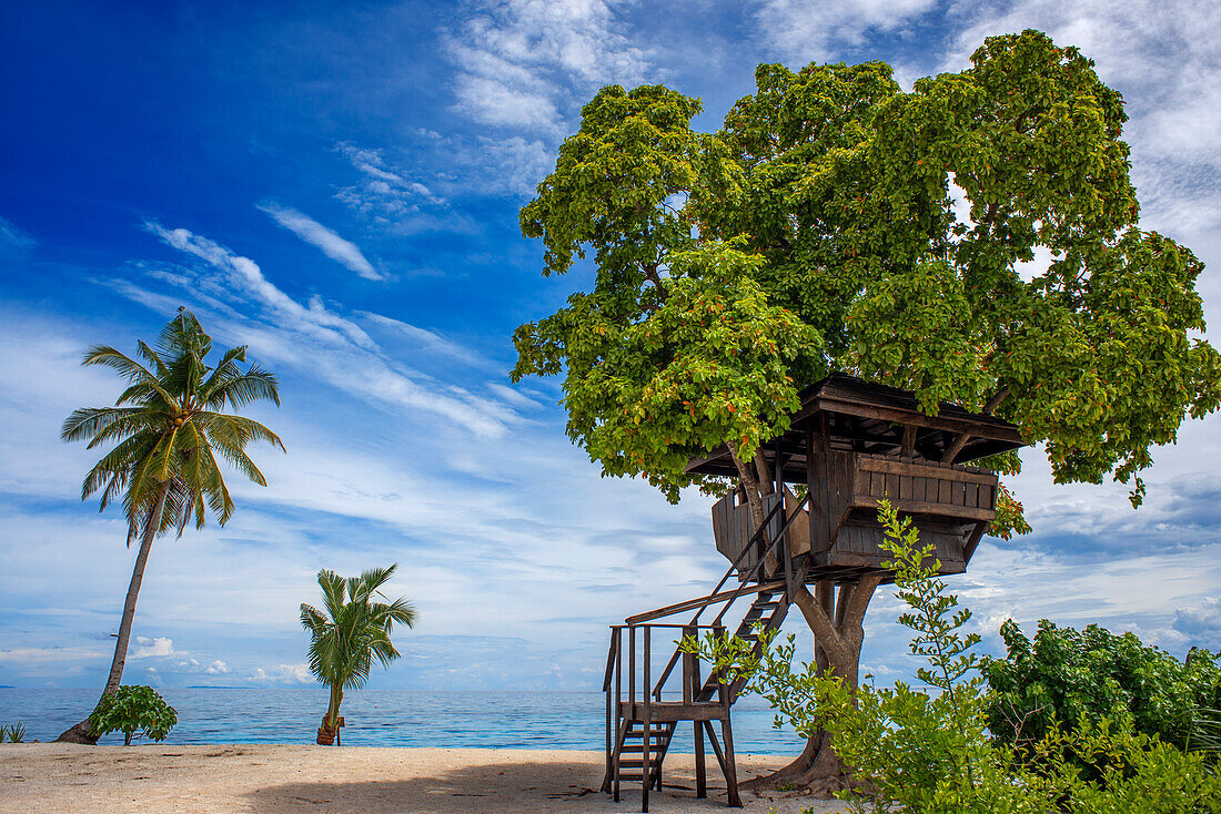 Baumhaus zur Miete zum Entspannen am Strand in der Insel Strand in den Philippinen Kalanggaman Insel, Malapascua, Cebu, Philippinen