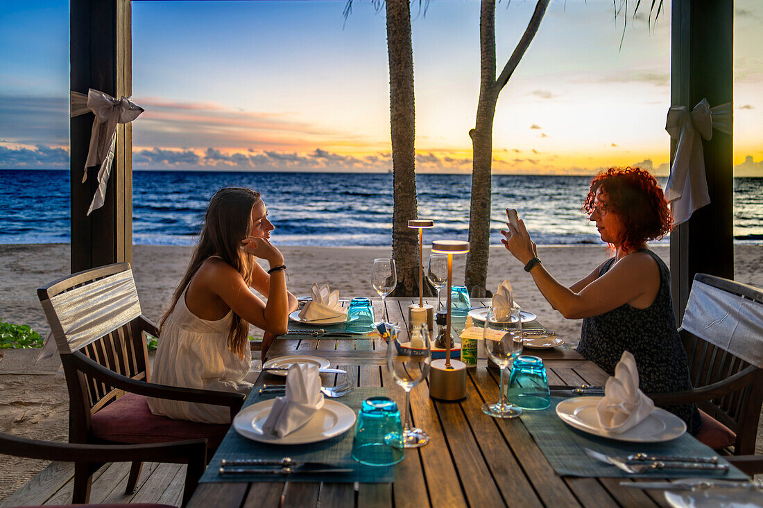 Beach Club des Luxushotels Pimalai Resort, Kantiang Beach, Ko Lanta oder Koh Lanta Insel, Krabi, Thailand, Asien