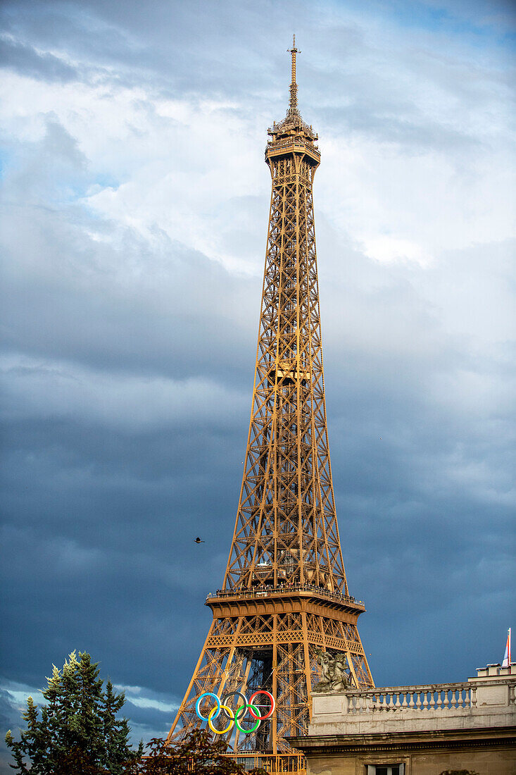 Eiffel Tower seen from Avenue de camoens at sunset, Paris, Île-de-France, France