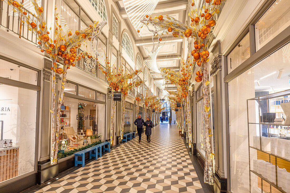 Quadrant Arcade zu Weihnachten, London, England, Vereinigtes Königreich