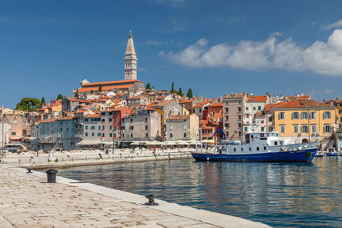 Altstadt mit Kathedrale der Heiligen Euphemia, Rovinj, Istrien, Kroatien