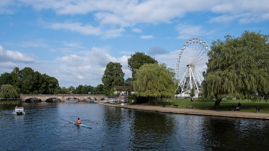 Scenic view of the River Avon on a sunny day, Stratford-upon-Avon, Warwickshire, England, United Kingdom